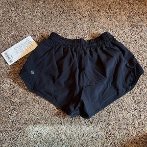 Lululemon Hotty Hot LR short size 4 new with tags